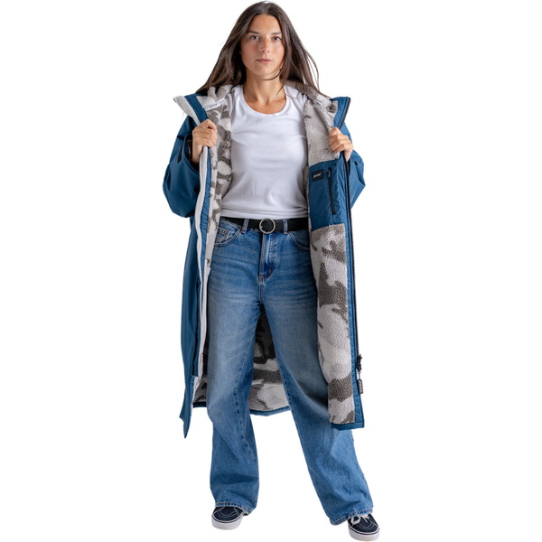 2026 Dryrobe Advance Long Sleeve Changing Robe DALSV3 - Deep Sea Blue / Sand Camo